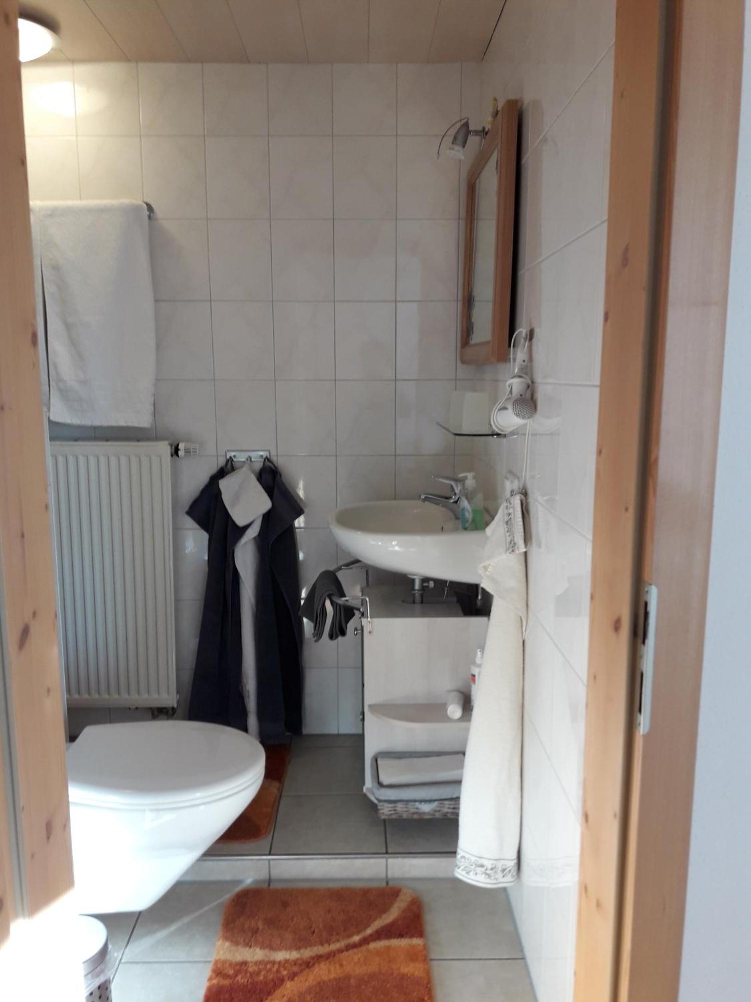 Gaestehaus Reisacher - Mehrbettzimmer Peiting Exterior foto